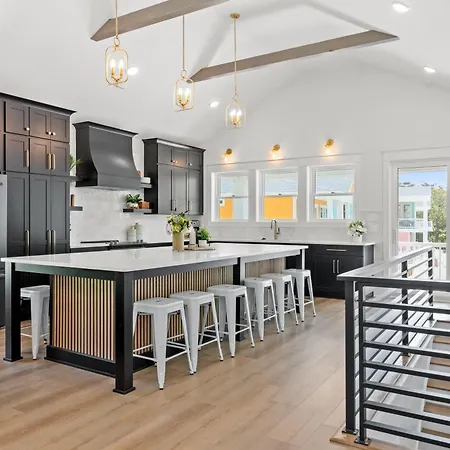 New Sugar Plum In Oak Island, Custom Home With Privated Heated Pool